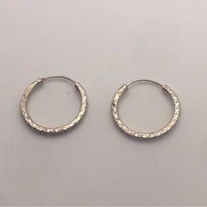 VTG Sterling Silver Diamond Cut Pattern Hoop Earrings .8”